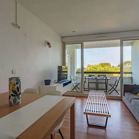 Lumineux Avec Piscine Proche De La Appartement
